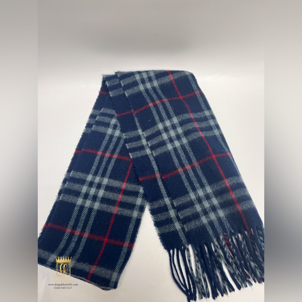 Burberry 100% lambswool scarf